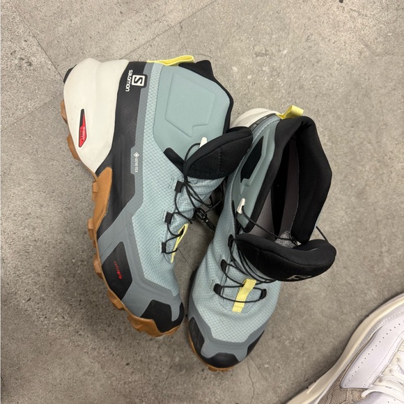 Salomon Athletic Shoes in Gray and Black - Picture 5 of 7